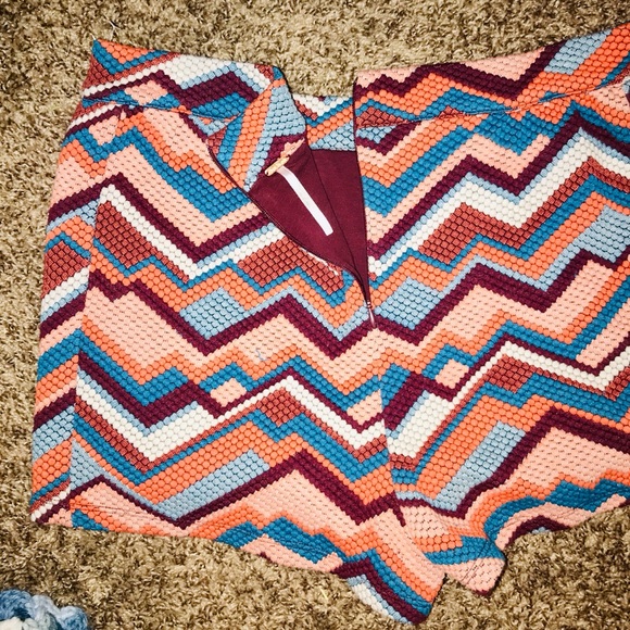 Vintage Free People textured orange and blue zigzag shorts. Size 12 - Picture 5 of 8